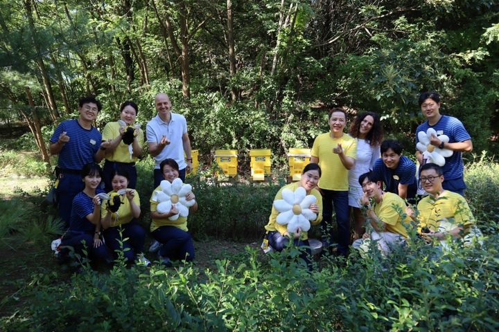 "매장옥상서 꿀벌 키웠어요"...이케아, 도시양봉 첫 수확 - 뉴스 썸네일 이미지