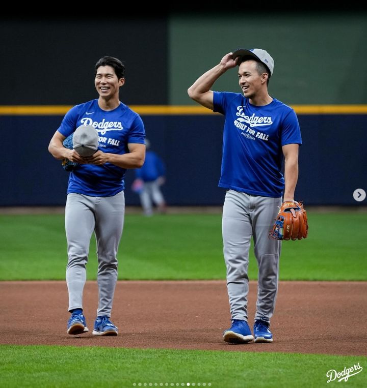 [서울=뉴시스] 내셔널리그 챔피언십시리즈에 출전하는 LA 다저스 선수단과 함께 밀워키에서 훈련을 소화한 김혜성. (사진 = 다저스 구단 공식 인스타그램 캡처) *재판매 및 DB 금지