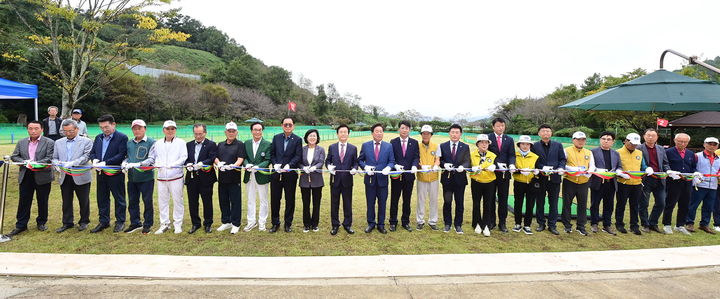 [진주=뉴시스]진주시, ‘대곡 파크골프장’ 정식 개장.(사진=진주시 제공).2025.10.13.photo@newsis.com *재판매 및 DB 금지