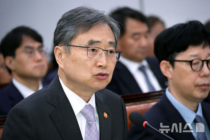 [서울=뉴시스] 김금보 기자 = 조현 외교부 장관이 13일 서울 여의도 국회에서 열린 외교통일위원회 국정감사에서 의원 질의에 답하고 있다. 2025.10.13. kgb@newsis.com