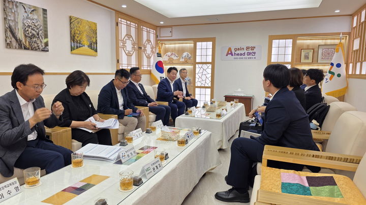 [아산=뉴시스] 지난 9월 12일 진행됐던 법정 환경교육도시 현장평가 지자체장 면담 모습. (사진=아산시 제공) 2025.10.14 photo@newsis.com *재판매 및 DB 금지