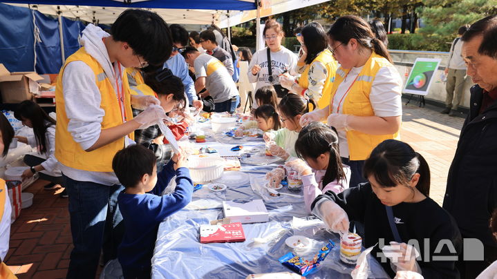 [과천=뉴시스] 지난해 열린 축제 현장 전경. (사진=과천시 제공).2025.10.14. photo@newsis.com
