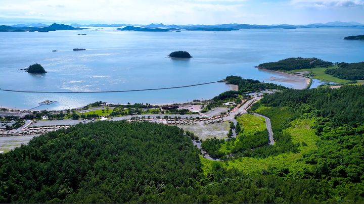 가운데 섬이 닭섬(사진=한국관광공사) *재판매 및 DB 금지