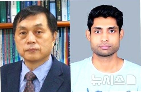 [포항=뉴시스] 송종욱 기자 = 포스텍 기계공학과 이상준 교수와 미래 기계 기술 프론티어 리더 양성 교육 연구단 히긴스 윌슨 박사 연구팀이 바닷물을 더 빠르게 식수로 바꿀 수 있는 기술을 개발했다. 사진은 이상준(왼쪽) 교수와 히긴스 윌슨 박사. (사진=포스텍 제공) 2025.10.14. photo@newsis.com