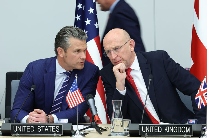 英 "美 '베네수 연계' 러시아 국적 유조선 나포 지원"