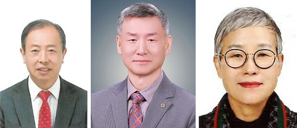 42회 단재교육상 수상자. 왼쪽부터 사도부문 송문규 봉황송온마을돌봄공동체 대표, 학술부문 최시선 옥산중학교 교장, 공로부문 민용순 청주시장애인가족지원센터 센터장. *재판매 및 DB 금지
