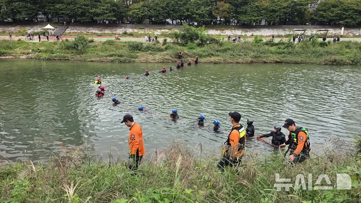 [의정부=뉴시스] 수색 현장. (사진=경기도북부소방재난본부 제공) 2025.10.15 photo@newsis.com