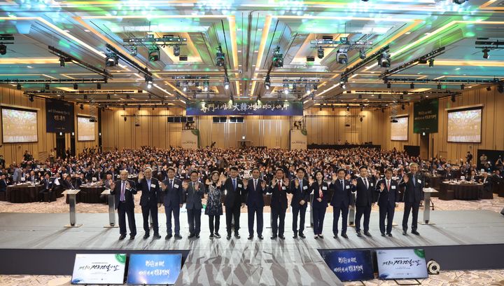 대한전문건설협회는 15일 오전 인천 인스파이어리조트에서 창립 40주년을 맞아 '전문건설의 날'을 제정하고 대규모 기념행사를 개최했다. (사진=대한전문건설협회 제공) *재판매 및 DB 금지