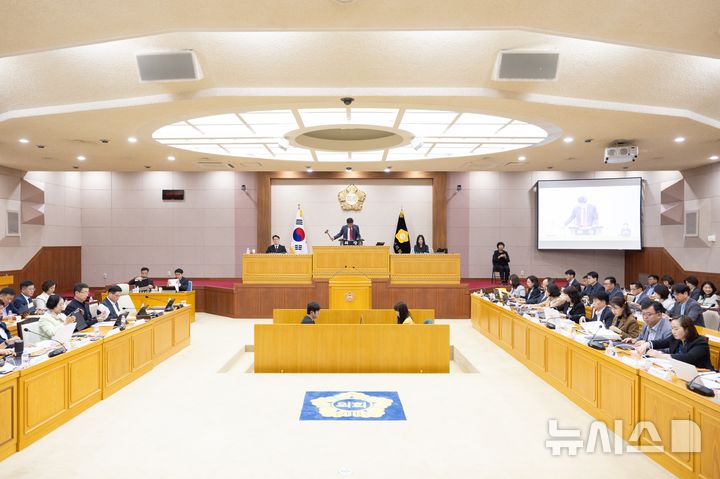 [양주=뉴시스] 제381회 임시회 개회. (사진=양주시의회 제공) 2025.10.15 photo@newsis.com