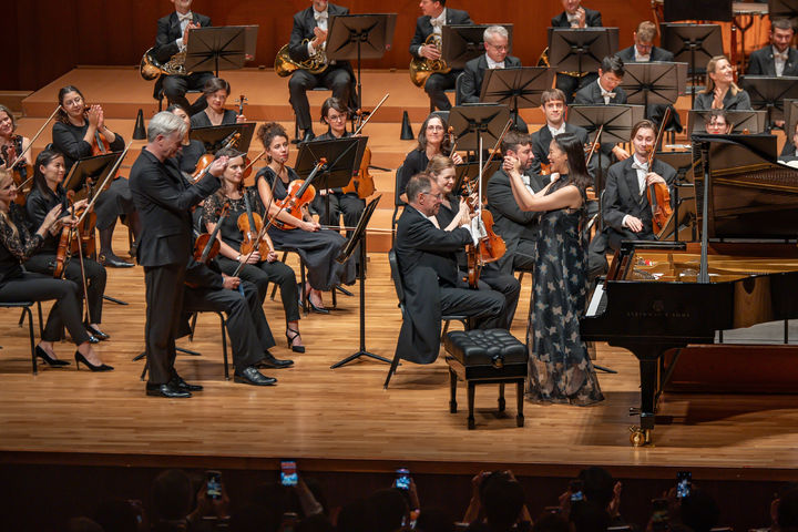 <!--/data/user/0/com.samsung.android.app.notes/files/clipdata/clipdata_bodytext_251015_194820_378.sdocx-->[서울=뉴시스] 지난 14일 서울 서초구 예술의전당에서 '에드워드 가드너 & 런던 필하모닉' 공연이 열렸다. 피아니스트 손열음이 협연했다. (사진=빈체로 제공 ⓒWON HEE LEE) 2025.10.16. photo@newsis.com *재판매 및 DB 금지 