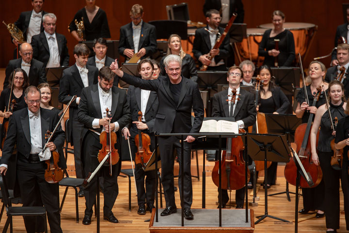 [서울=뉴시스] 지난 14일 서울 서초구 예술의전당에서 '에드워드 가드너 & 런던 필하모닉' 공연이 열렸다. 피아니스트 손열음이 협연했다. (사진=빈체로 제공 ⓒWON HEE LEE) 2025.10.16. photo@newsis.com *재판매 및 DB 금지 