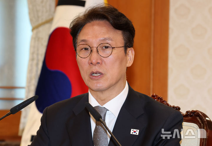 [서울=뉴시스] 김명원 기자 = 김민석 국무총리가 15일 오전 서울 종로구 정부서울청사에서 열린 치안·안전 관계장관회의에 참석해 발언하고 있다. (공동취재) 2025.10.15. photo@newsis.com
