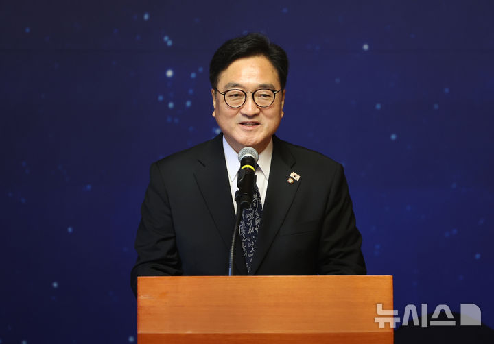 [서울=뉴시스] 김명년 기자 = 우원식 국회의장이 15일 서울 여의도 국회 사랑재에서 열린 사회적 대화 공동선언식에서 발언하고 있다. 2025.10.15. kmn@newsis.com