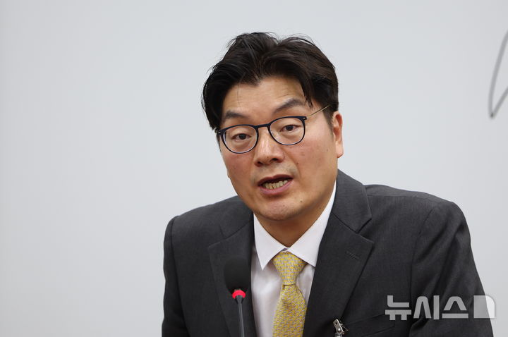 [서울=뉴시스] 김명년 기자 = 정종철 쿠팡CFS 대표가 지난해 10월 15일 오후 서울 여의도 국회 기후에너지환경노동위원회에서 열린 노동부 등에 대한 국정감사에서 증인 출석해 답변하고 있다. 2025.10.15. kmn@newsis.com