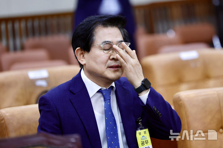 [서울=뉴시스] 김명년 기자 = 도세호 SPC 대표가 15일 오후 서울 여의도 국회 기후에너지환경노동위원회에서 열린 노동부 등에 대한 국정감사에서 증인 출석해 자리하고 있다. 2025.10.15. kmn@newsis.com