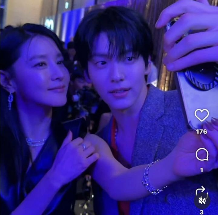 [서울=뉴시스] 배우 이영애가 그룹 '투모로우바이투게더'(TXT) 수빈을 만났다. (사진=이영애 인스타그램 캡처) 2025.10.16. photo@newsis.com *재판매 및 DB 금지