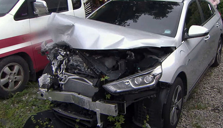 [여수=뉴시스] 여수시 별정직 비서실장 김모씨가 운전하다 교통사고를 당해 폐차된 관용전기차.(사진=독자제공) photo@newsis.com *재판매 및 DB 금지