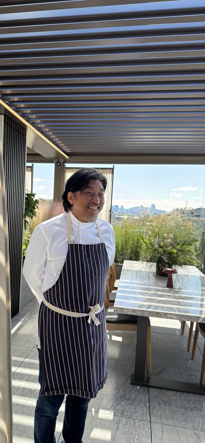 [서울=뉴시스] 카펠라 레지던스 서울 클럽 루프톱에 위치한 '더 루프'를 운영하는 에드워드 리 셰프. (사진=뉴시스DB) *재판매 및 DB 금지