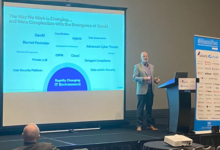 [서울=뉴시스] ManuSec USA 2025에서 세션 발표 중인 론 아덴 파수 미국법인 CTO. (사진=파수 제공) photo@newsis.com *재판매 및 DB 금지