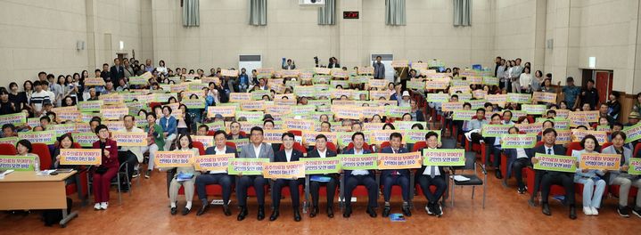 [홍성=뉴시스] 충남도의회, 지역 의료 불균형 개선 위한 의정토론회 모습. *재판매 및 DB 금지