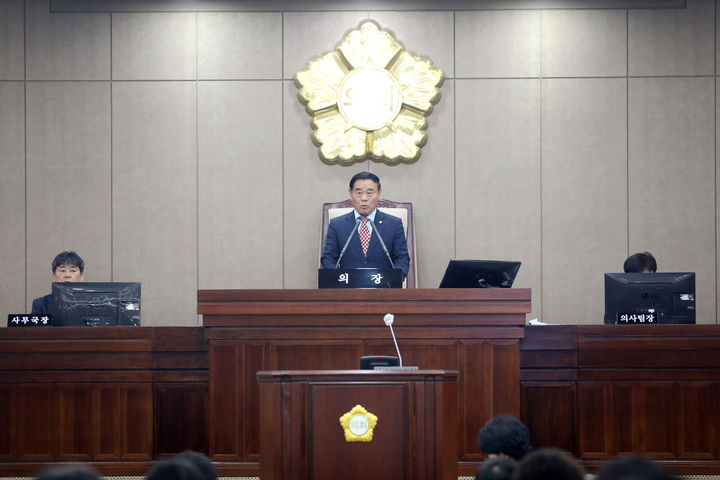 [수원=뉴시스] 제396회 임시회 제1차 본회의. (사진=수원시의회 제공) 2025.10.16. photo@newsis.com *재판매 및 DB 금지
