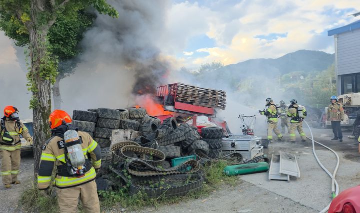 제천 농기계수리공장서 불…인명피해 없어