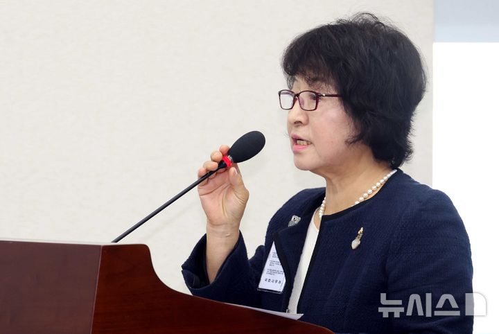 [서울=뉴시스] 조성봉 기자 = 박지향 동북아역사재단 이사장 모습. 2025.10.16. suncho21@newsis.com