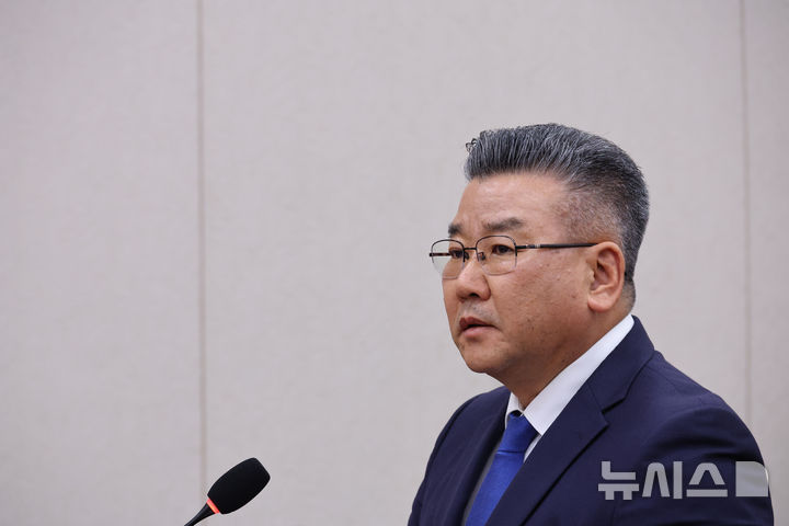 [서울=뉴시스] 김금보 기자 = 유병호 감사원 감사위원(전 사무총장)이 지난 10월16일 서울 여의도 국회에서 열린 법제사법위원회 국정감사에서 의원 질의에 답하고 있다. 2025.10.16. kgb@newsis.com