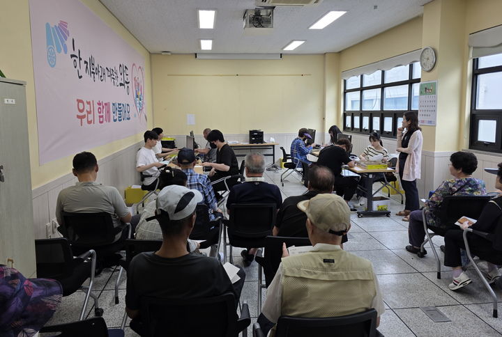 [안산=뉴시스]와동 행정복지센터에서 2차 민생회복 소비쿠폰 접수를 진행하고 있다.(사진=안산시 제공)2025.10.17.photo@newsis.com *재판매 및 DB 금지