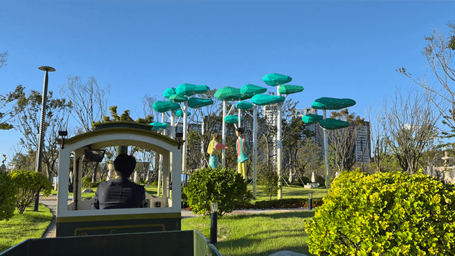 [인천=뉴시스] 정진형 기자 = 인천 서구 왕길동 '신검단 로열파크씨티Ⅱ' 로열 트레인. 2025.10.17. formation@newsis.com *재판매 및 DB 금지