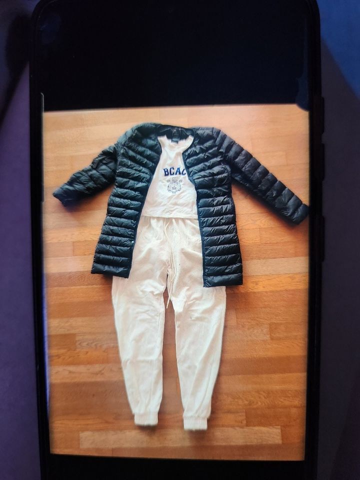 [전주=뉴시스] 전북 전주성폭력상담소는 17일 '선별진료소 폭행 사건'이 단순 폭행이 아닌 '동성 간 성폭력'이 본질이라고 주장했다. 당시 피해자가 폭행 사건 당시 착용한 복장 사진. (사진=전주성폭력상담소 제공) 2025.10.17. photo@newsis.com *재판매 및 DB 금지