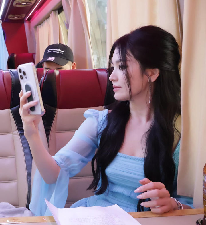 [서울=뉴시스] 배우 송혜교. (사진=송혜교 인스타그램 캡처) 2025.10.17. photo@newsis.com *재판매 및 DB 금지