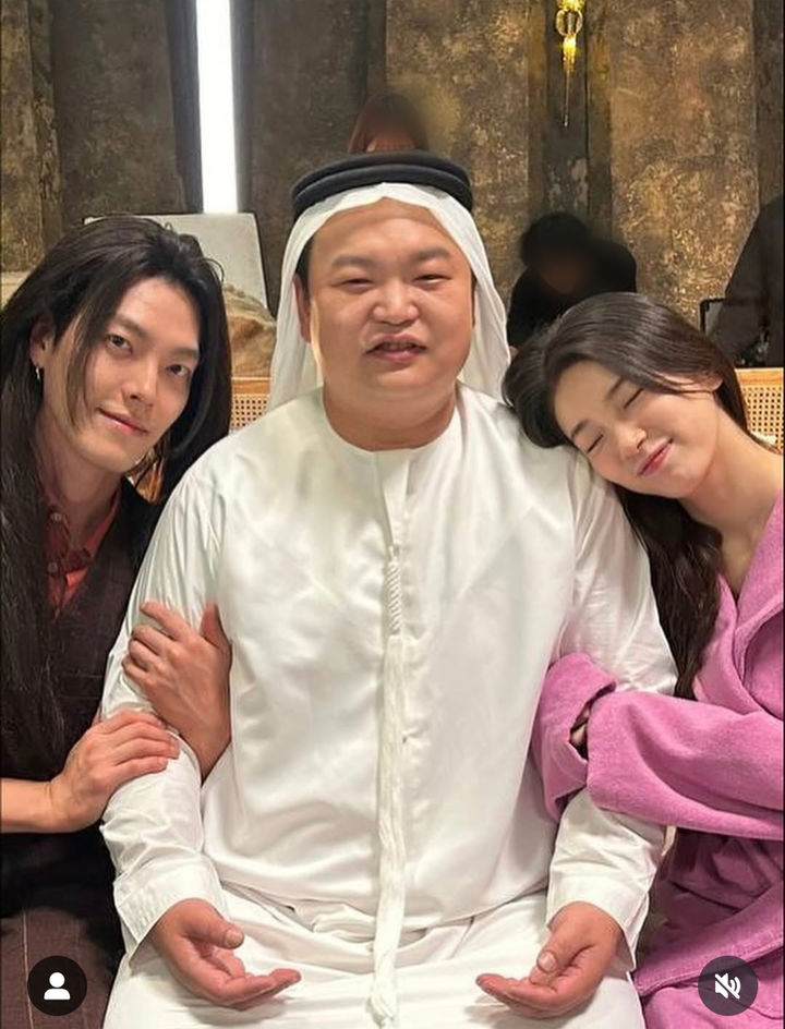 [서울=뉴시스] 김우빈(왼쪽부터), 고규필, 수지. (사진=수지 인스타그램 캡처) 2025.10.17. photo@newsis.com *재판매 및 DB 금지