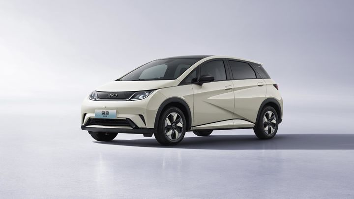 [서울=뉴시스] 중국 전기차 업체 BYD(비야디)가 소형 해치백 '돌핀'의 국내 출시를 앞두고 막바지 준비에 나섰다. (사진=BYD 중국 홈페이지) photo@newsis.com *재판매 및 DB 금지