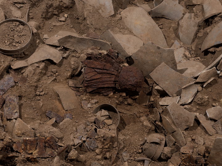  [서울=뉴시스] 경주 황남동 1호 목곽묘에서 나온 투구 (제공=국가유산청 제공) 2025.10.17. photo@newsis.com *재판매 및 DB 금지