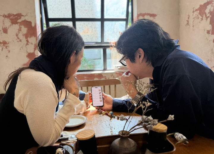 [서울=뉴시스] 가수 이효리(왼쪽)와 이상순. (사진=이효리 인스타그램 캡처) 2025.10.17. photo@newsis.com *재판매 및 DB 금지
