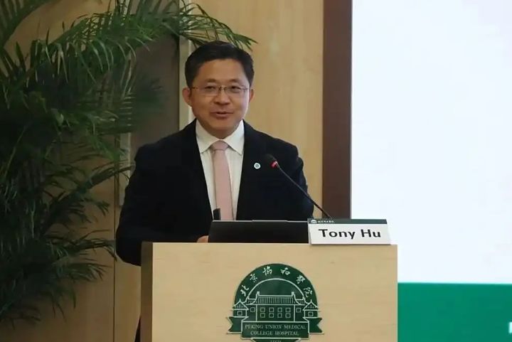 [서울=뉴시스]트럼프 행정부의 대학 연구비 삭감 조치 이후, 중국계 미국 석학들의 귀국 사례가 이어지고 있는 가운데, 세계적 생의학 과학자인 토니 후(중국명 후예) 교수가 미국 툴레인대를 떠나 중국 칭화대로 자리를 옮긴 사실이 뒤늦게 알려졌다. 후 교수의 자료 사진. <사진출처: 중국 바이두> 2025.10.17