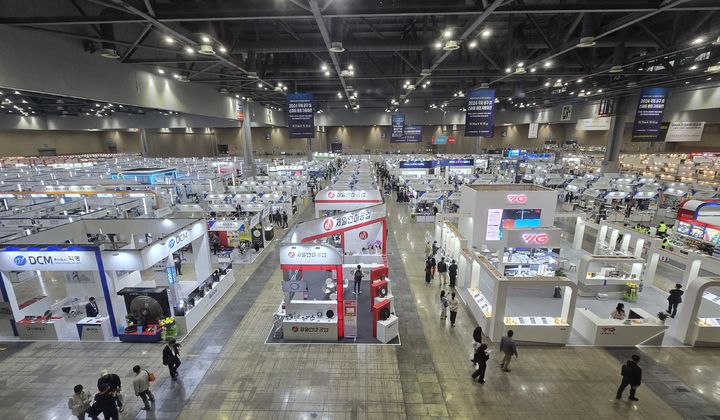 [서울=뉴시스] 지난해 열린 '2024 국제 공구 및 스마트 용접 자동화전' (사진=한국공구공업협동조합 제공) 2025.10.19. photo@newsis.com *재판매 및 DB 금지