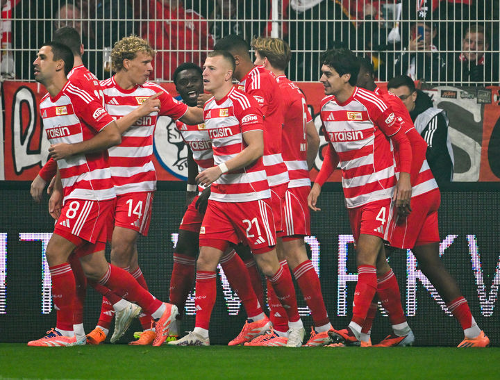 [베를린=AP/뉴시스]우니온 베를린, 묀헨글라트바흐에 3-1 승리. 2025.10.17.