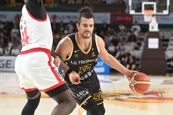 [서울=뉴시스] 프로농구 창원 LG의 아셈 마레이. (사진=KBL 제공) 2025,10.18. photo@newsis.com *재판매 및 DB 금지