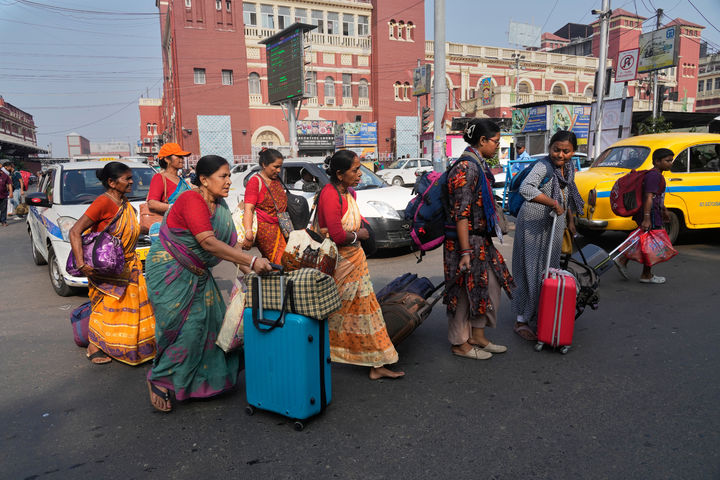 인도 중부에서 식수 오염으로 집단 설사병…10명 사망