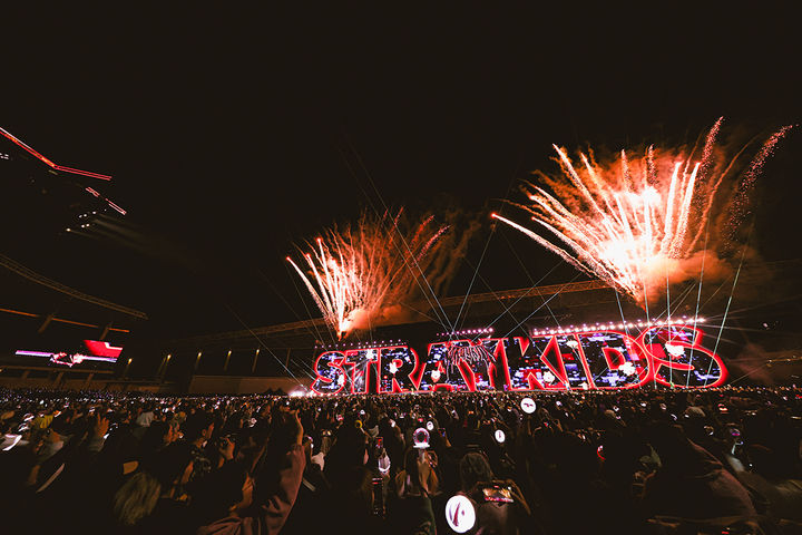 [서울=뉴시스] 대세 K-팝 그룹 '스트레이 키즈'(Stray Kids·스키즈)가 18~19일 인천아시아드주경기장에서 단독 콘서트 '스트레이 키즈 월드 투어 '도미네이트 : 설러브레이트''를 열고 있다. (사진 = JYP엔터테인먼트 제공) 2025.10.19. photo@newsis. *재판매 및 DB 금지