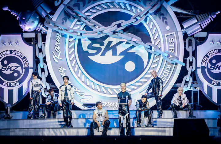 [서울=뉴시스] 대세 K-팝 그룹 '스트레이 키즈'(Stray Kids·스키즈)가 18~19일 인천아시아드주경기장에서 단독 콘서트 '스트레이 키즈 월드 투어 '도미네이트 : 설러브레이트''를 열고 있다. (사진 = JYP엔터테인먼트 제공) 2025.10.19. photo@newsis. *재판매 및 DB 금지