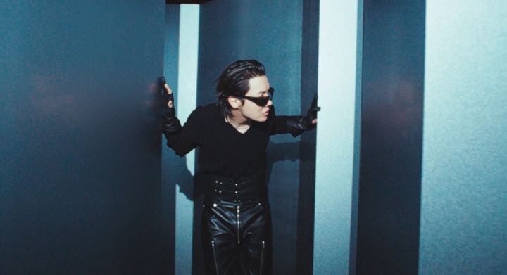 [서울=뉴시스] 르세라핌 신곡에 피처링으로 힘을 실은 방탄소년단 제이홉 . (사진 = 쏘스뮤직 제공) 2025.10.20. photo@newsis. *재판매 및 DB 금지