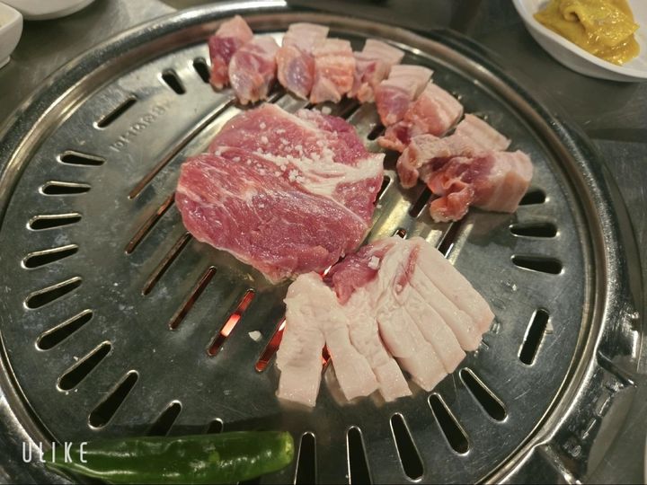 [서울=뉴시스] 논란의 '비계 목살'. (사진=온라인 커뮤니티 '보배드림' 캡처) *재판매 및 DB 금지