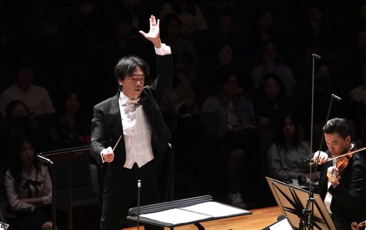 [서울=뉴시스] 지난 19일 서울 서초구 예술의전당 콘서트홀에서 열린 '리오 쿠오크만, 선우예권 & 홍콩필하모닉오케스트라' 공연 모습. (사진=예술의전당 제공) 2025.10.20. photo@newsis.com *재판매 및 DB 금지