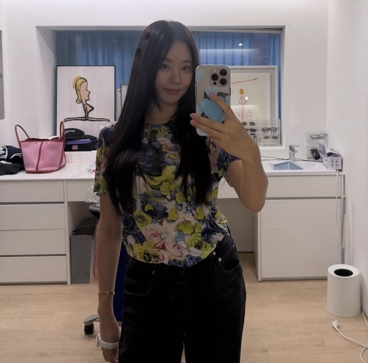 [서울=뉴시스] 김사랑. (사진=김사랑 인스타그램 캡처) 2025.10.20. photo@newsis.com *재판매 및 DB 금지