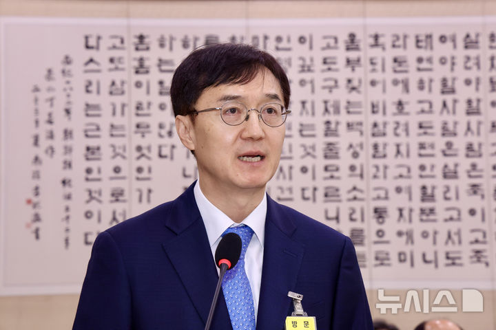 [서울=뉴시스] 김명년 기자 = 오민석 서울중앙지방법원장이 20일 오전 서울 여의도 국회 법제사법위원회에서 열린 서울고등법원 등에 대한 국정감사에 출석해 업무보고하고 있다. 2025.10.20. kmn@newsis.com