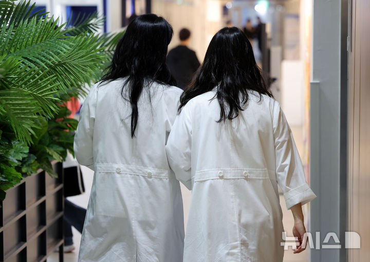 '지역의사제' 서울 외 9개 권역, 32개 의대 확정…복무 불이행시 면허취소