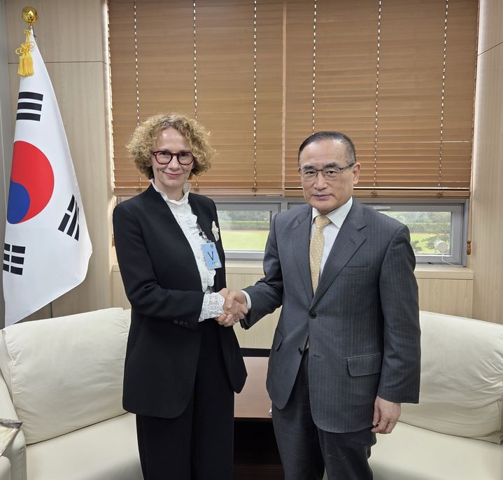 위성락 국가안보실장이 20일 라드밀라 셰케린스카 북대서양조약기구(NATO) 사무차장을 면담했다.[자료=대통령실 제공] *재판매 및 DB 금지